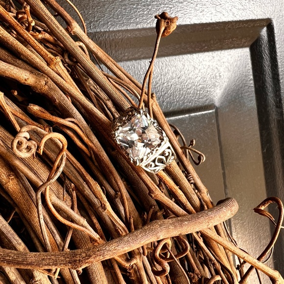 Silpada Sterling Uptown Square Cubicle Zirconia Filigree Scroll Ring R 0981 - Picture 3 of 5